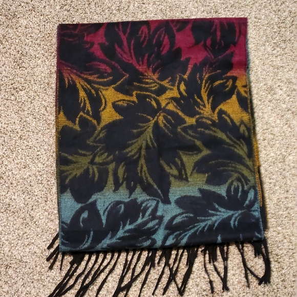 🔥Soft like Cashmere Scarf 61"x11" Leaf Print Cozy Warm - Picture 4 of 4